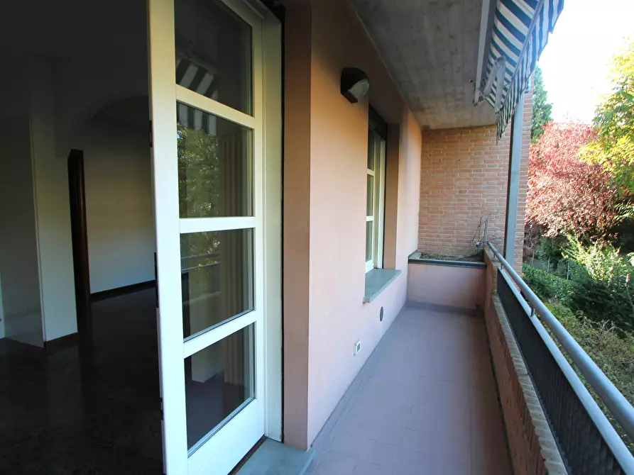 Immagine 4 di Appartamento in vendita  in Viale dell'Indipendenza a Valsamoggia