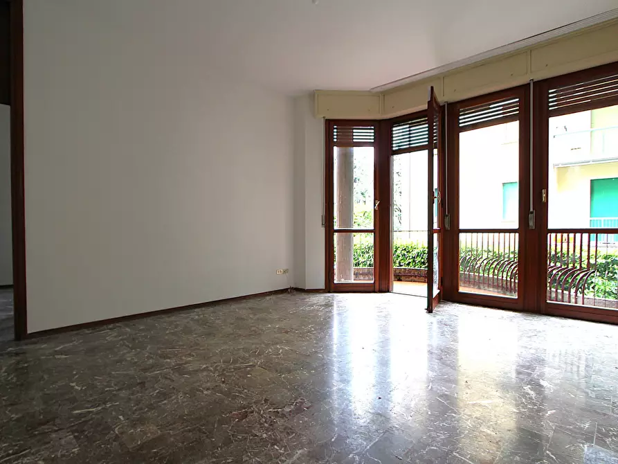 Immagine 7 di Appartamento in vendita  in Viale della Costituzione 6 a Valsamoggia