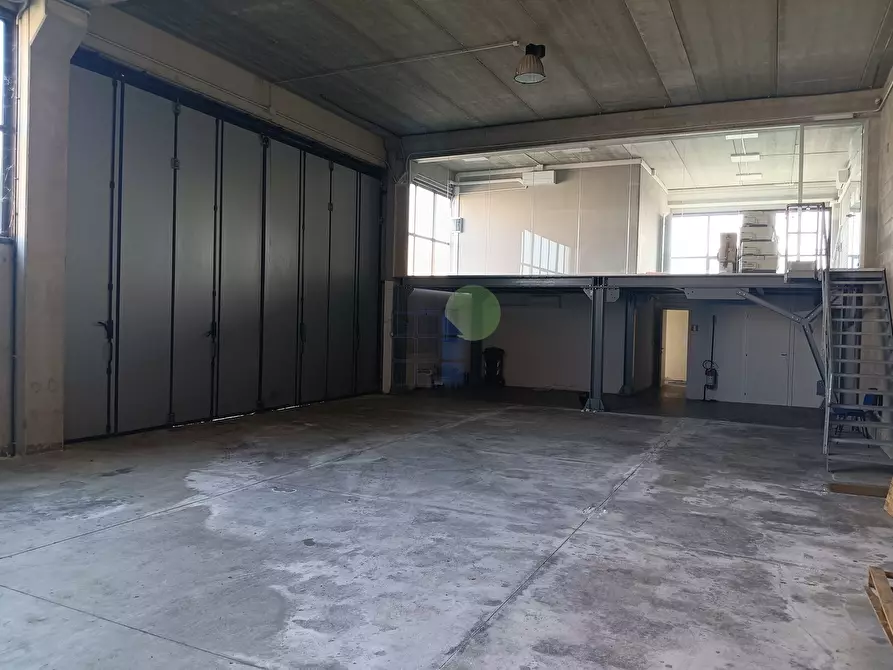 Immagine 11 di Attività artigianale in vendita  in Via dell'artigianato 43 a Livorno