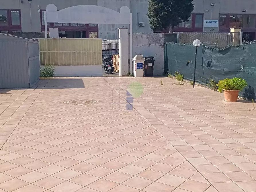 Immagine 12 di Attività artigianale in vendita  in Viale Giacomo Leopardi 41 a Livorno