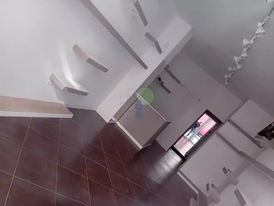 Immagine 2 di Capannone industriale in affitto  in Via Grande 206 a Livorno