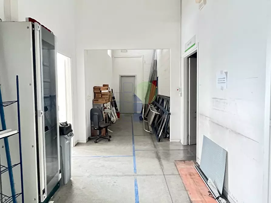 Immagine 21 di Attività artigianale in affitto  in Via  Cimarosa 55 a Livorno