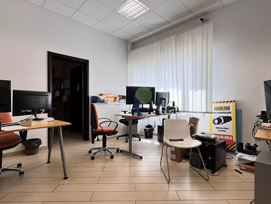 Immagine 15 di Ufficio in vendita  in Via L. da Vinci 35 a Livorno