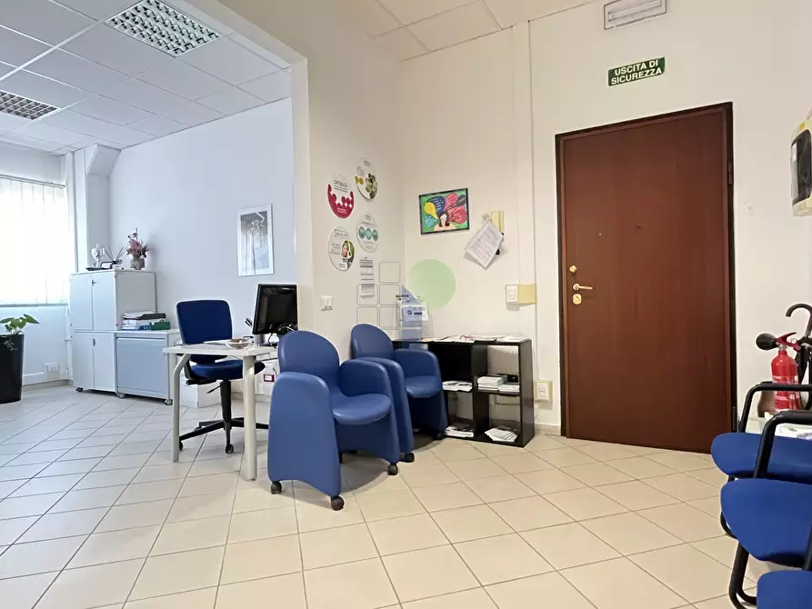 Immagine 17 di Ufficio in vendita  in Via dell' Artigianato 11 a Livorno