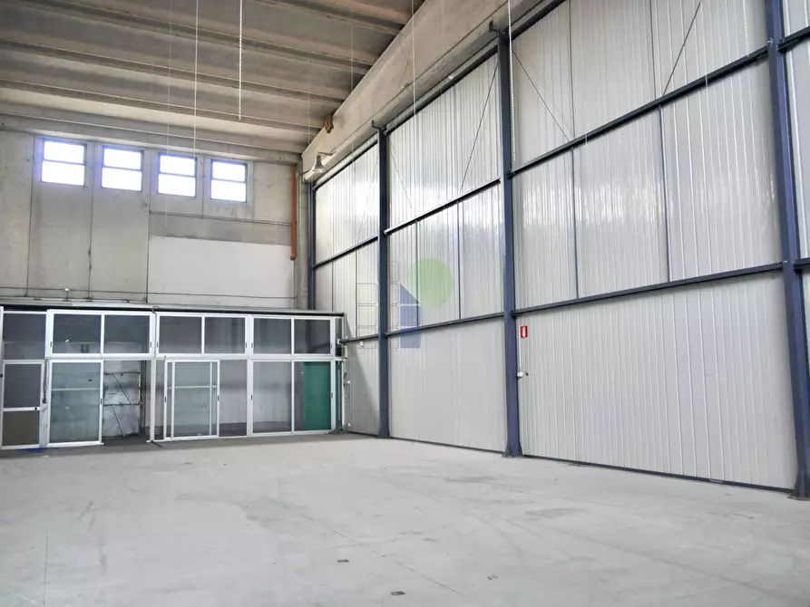 Immagine 15 di Attività artigianale in vendita  in Via della Padula 11 a Livorno