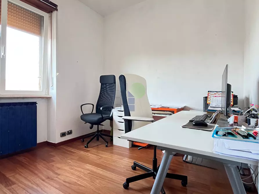Immagine 10 di Quadrilocale in vendita  in Piazza Due Giugno 35 a Livorno