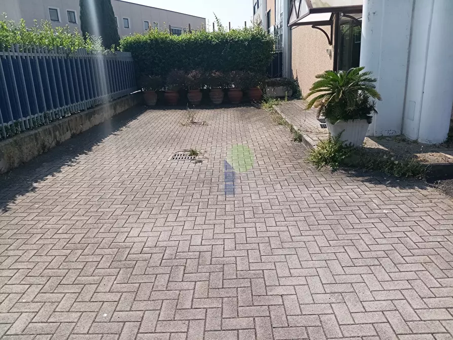 Immagine 4 di Attività artigianale in vendita  in Via dell'artigianato 43 a Livorno