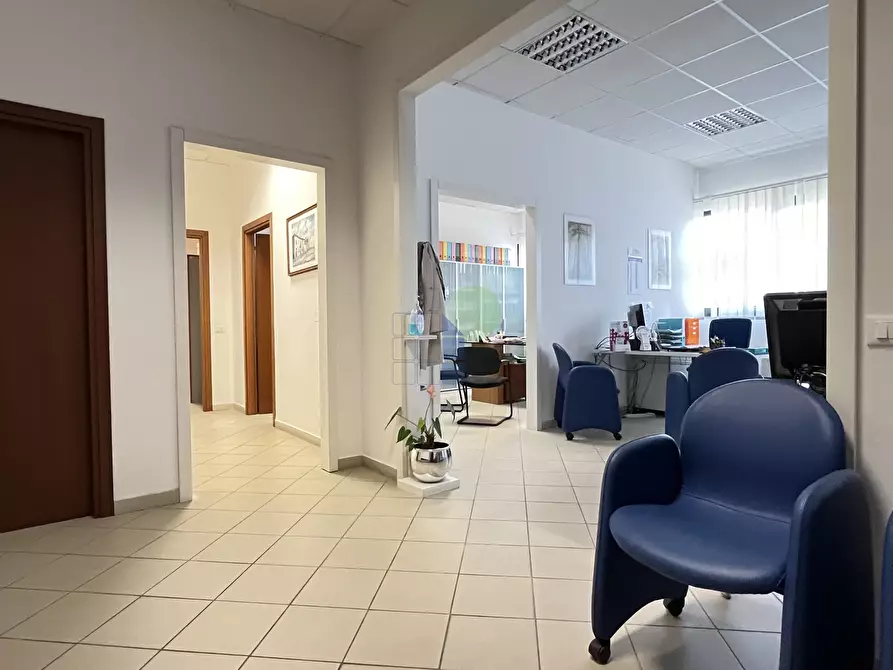 Immagine 7 di Ufficio in vendita  in Via dell' Artigianato 11 a Livorno