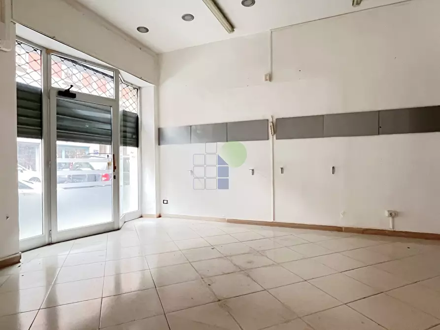 Immagine 5 di Locale commerciale in vendita  in Via Buontalenti 22 a Livorno