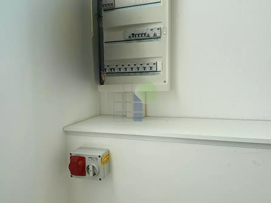 Immagine 5 di Attività artigianale in affitto  in Via dell' Artigianato 45 a Livorno