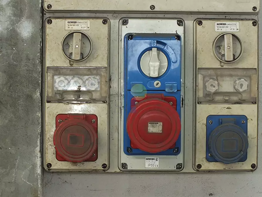 Immagine 17 di Attività artigianale in vendita  in via Arno 22 a Piombino