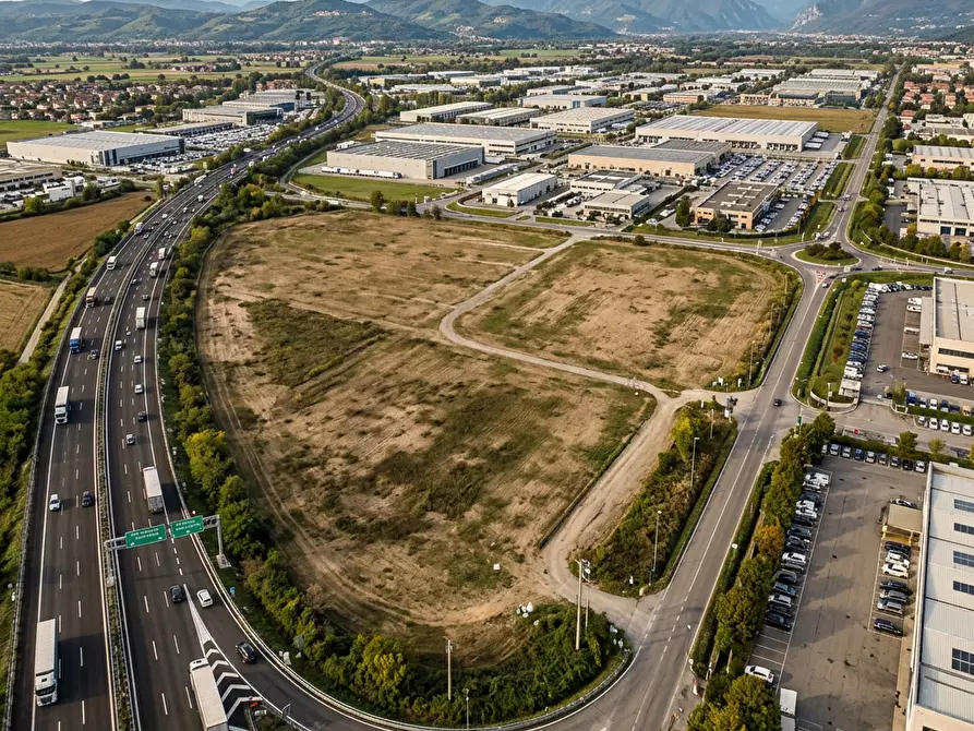 Immagine 3 di Terreno industriale in vendita  a Santo Stefano Di Magra