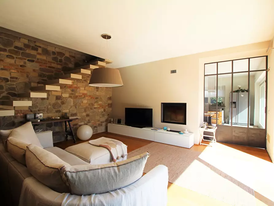 Immagine 11 di Rustico / casale in vendita  in Via Lanca 1 a Oleggio