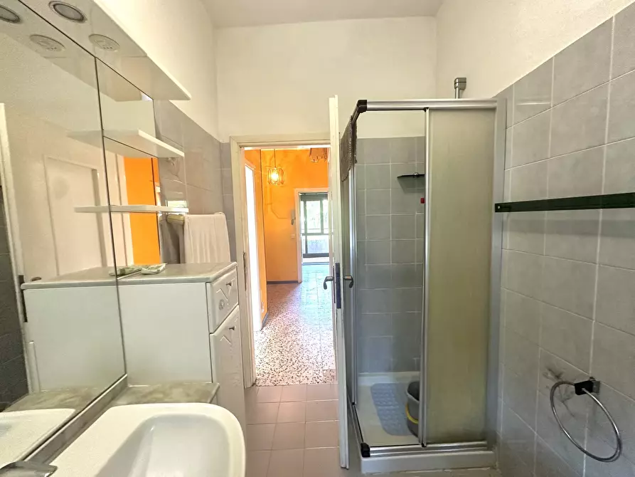 Immagine 11 di Trilocale in vendita  in Via Verbano 7 a Arona