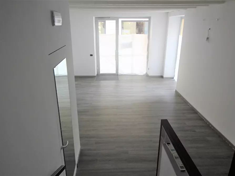 Immagine 13 di Capannone industriale in affitto  in Viale Marconi 1 a Arona