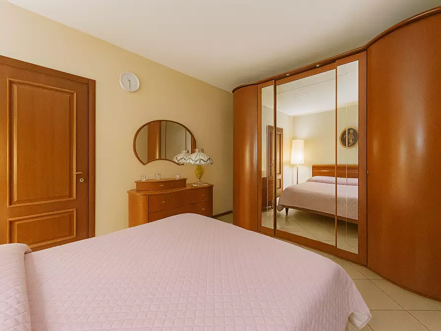 Immagine 8 di Trilocale in vendita  in Via Monte Nero 1 a Arona