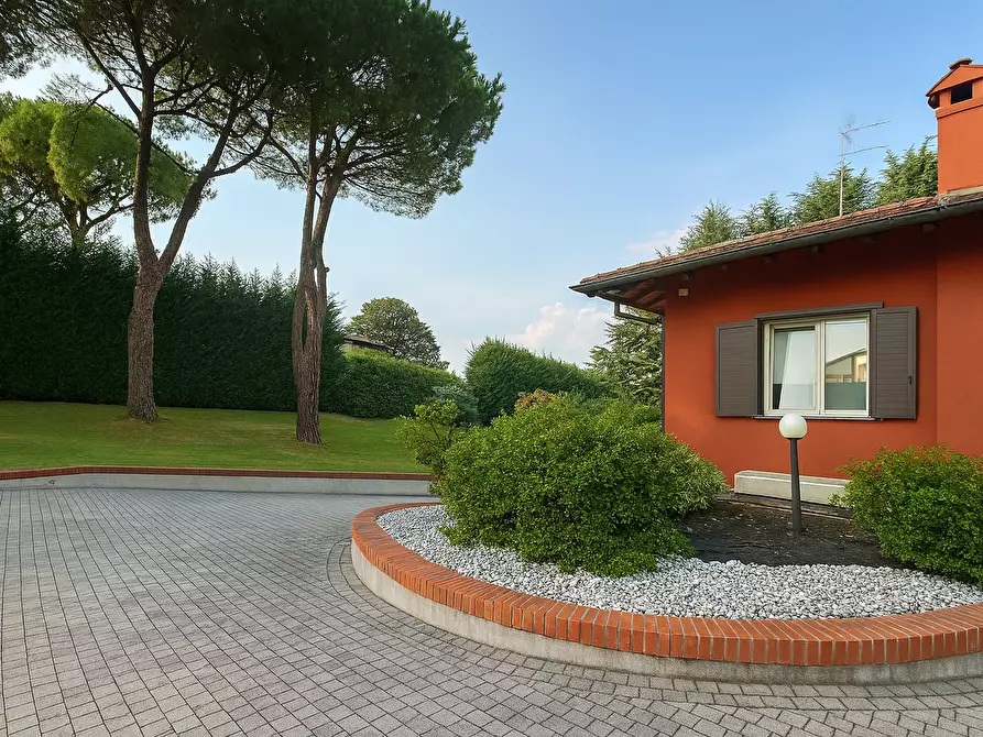 Immagine 39 di Villa in vendita  in Via Madonna della Motta 1 a Dormelletto