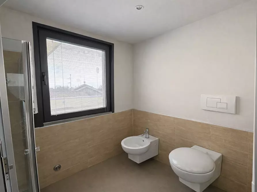 Immagine 7 di Trilocale in vendita  in Viale Cesare Battisti 1 a Briga Novarese