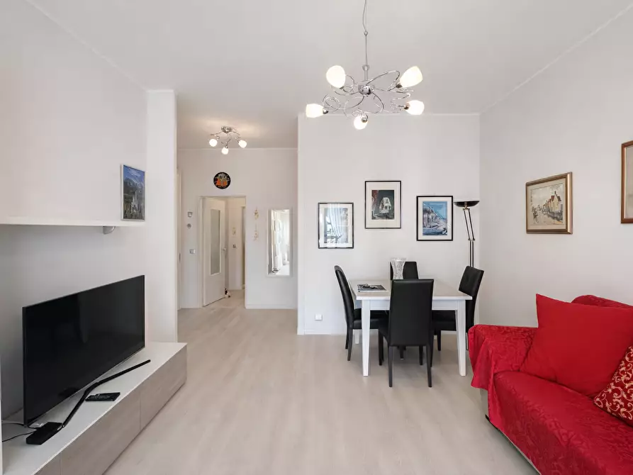 Immagine 1 di Bilocale in affitto  a Arona