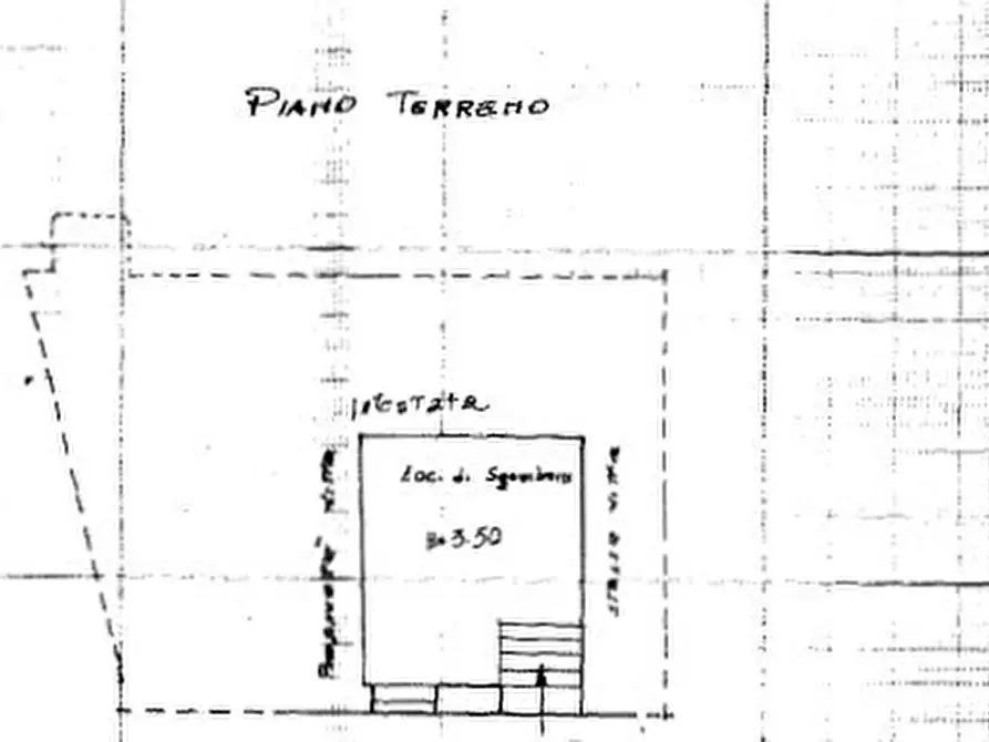 Immagine 2 di Magazzino in vendita  in Via Reginaldo Giuliani 77 a Firenze