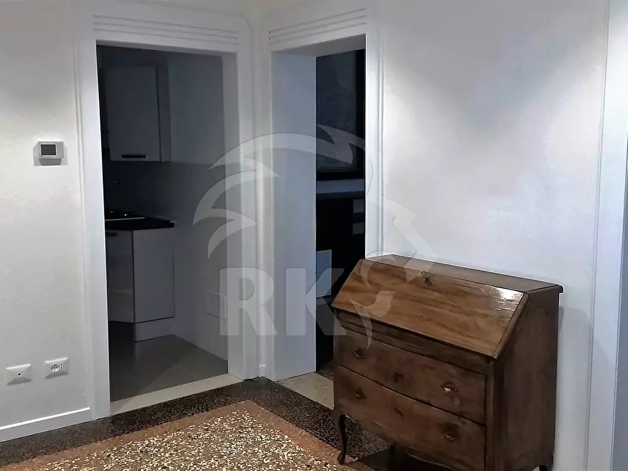 Immagine 12 di Pentalocale in affitto  a Bologna