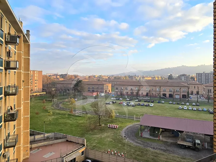 Immagine 3 di Pentalocale in affitto  a Bologna