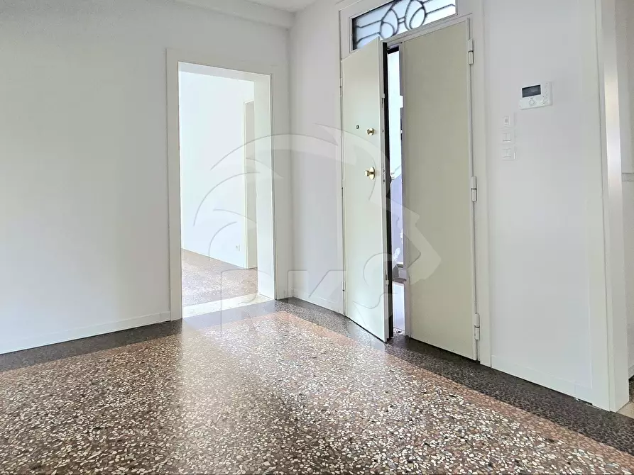 Immagine 22 di Pentalocale in affitto  a Bologna