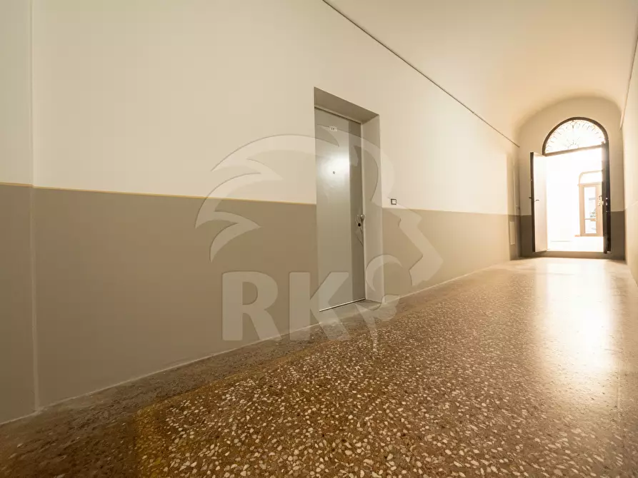 Immagine 10 di Bilocale in vendita  in via Castiglione 91 a Bologna