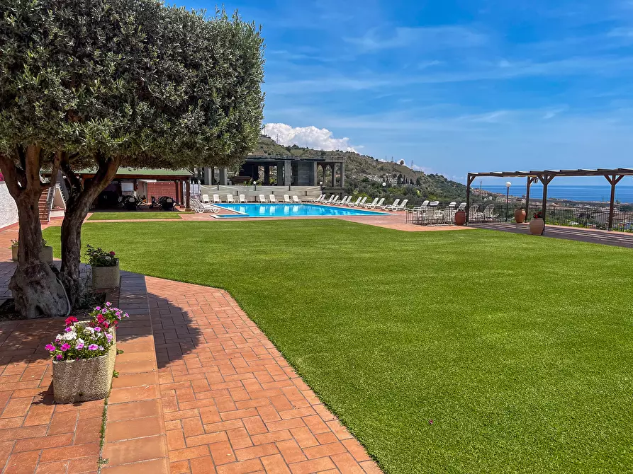 Immagine 42 di Villa in vendita  a Taormina