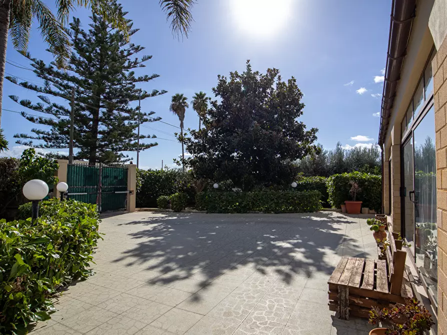 Immagine 26 di Villa in vendita  in VIA FILICUDI 34 a Siracusa