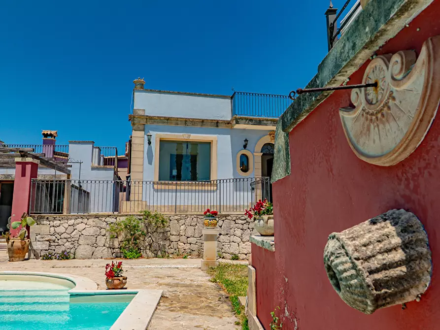 Immagine 15 di Villa in vendita  in Via Agamennone 2 a Siracusa