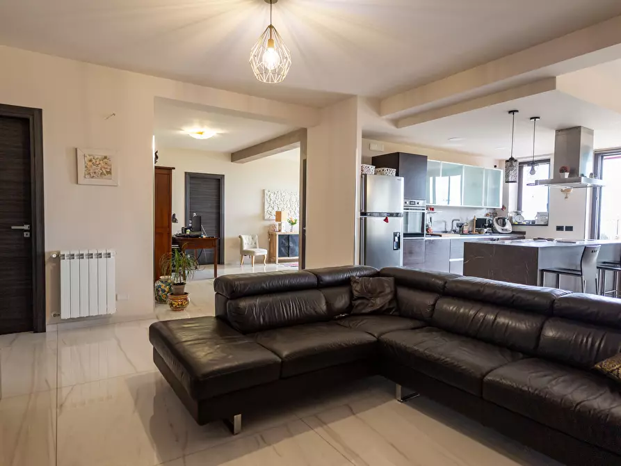 Immagine 17 di Villa in vendita  in Via Vincenzo Bellini 163 a Piedimonte Etneo