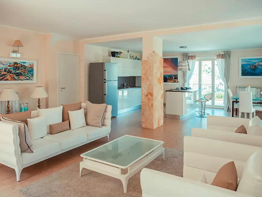 Immagine 25 di Villa in vendita  in Contrada Mastrissa 1000 a Taormina