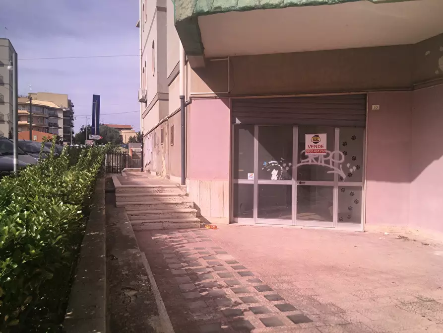 Immagine 1 di Locale commerciale in vendita  in Via di Villa Ortisi 7/H a Siracusa