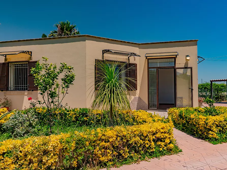 Immagine 1 di Villa in vendita  in Via Olindo Marinelli 66 a Siracusa