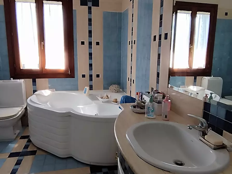 Immagine 51 di Villa in vendita  in Strada Tremmilia 143 a Siracusa