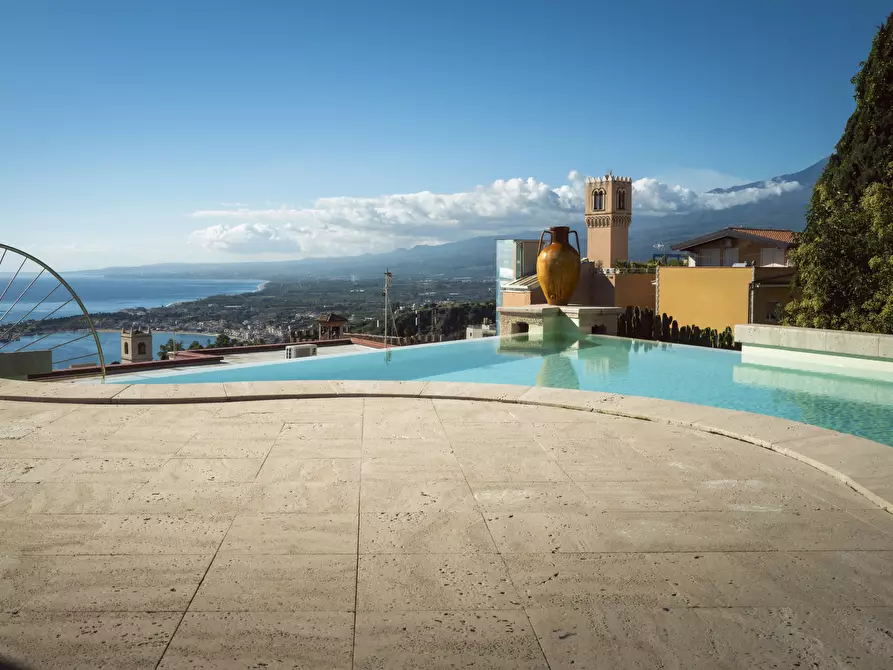 Immagine 80 di Villa in vendita  in Salita Giafari 25 a Taormina