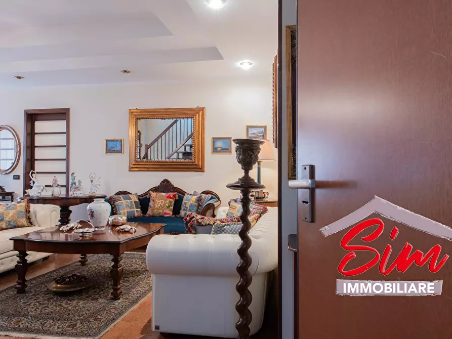 Immagine 2 di Pentalocale in vendita  in Via Agogna sn a Novara