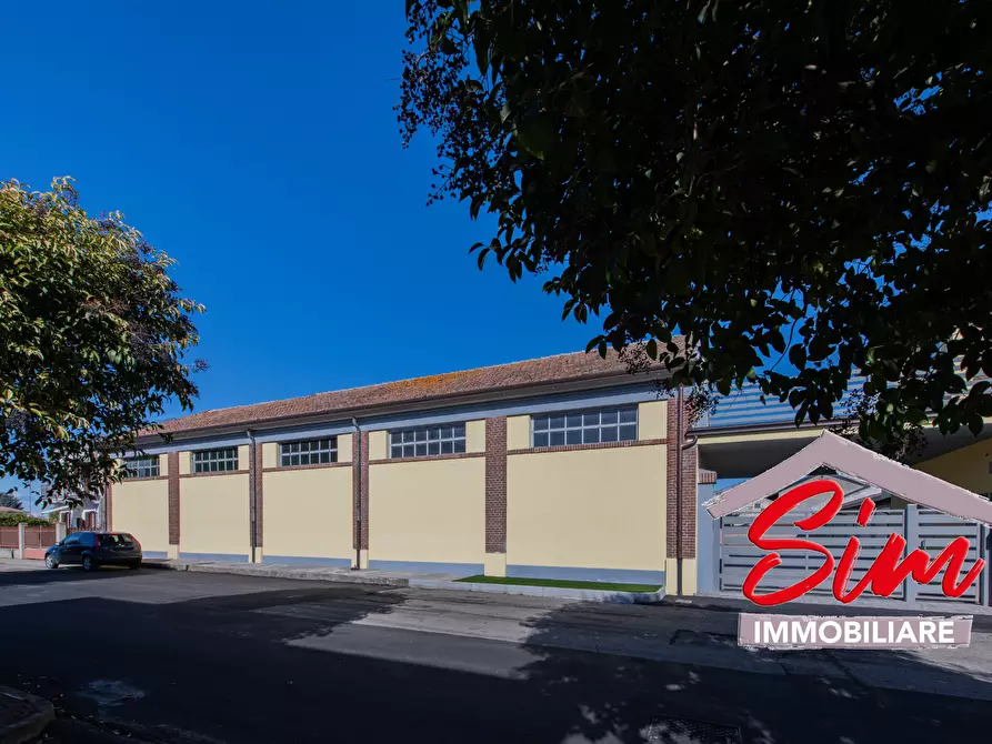 Immagine 40 di Villa in vendita  in Viale Roma sn a Casaleggio Novara