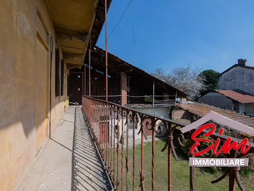 Immagine 12 di Rustico / casale in vendita  in Via Roma sn a Fara Novarese