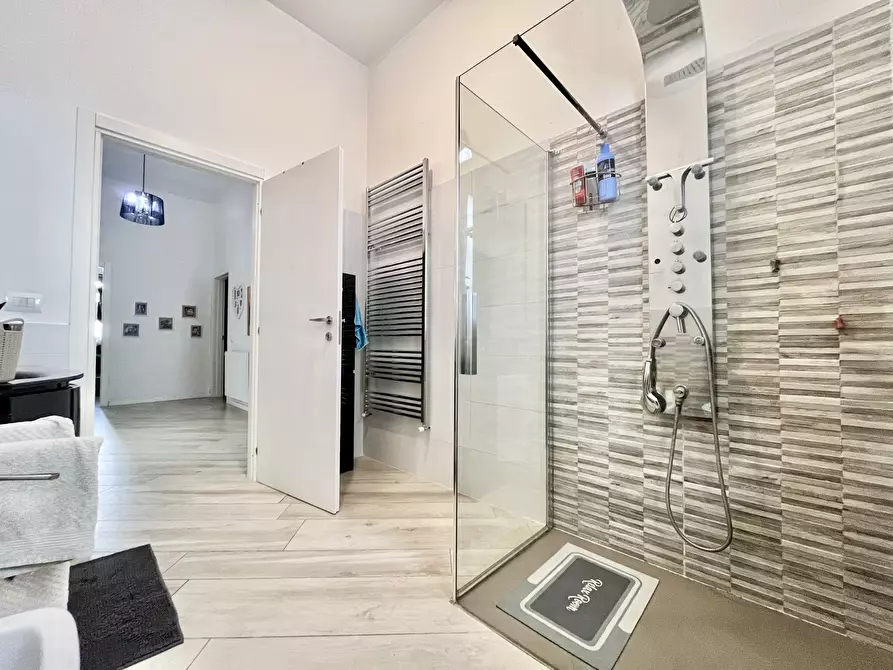 Immagine 19 di Villa in vendita  in Via Fabio Filzi a Pontedera