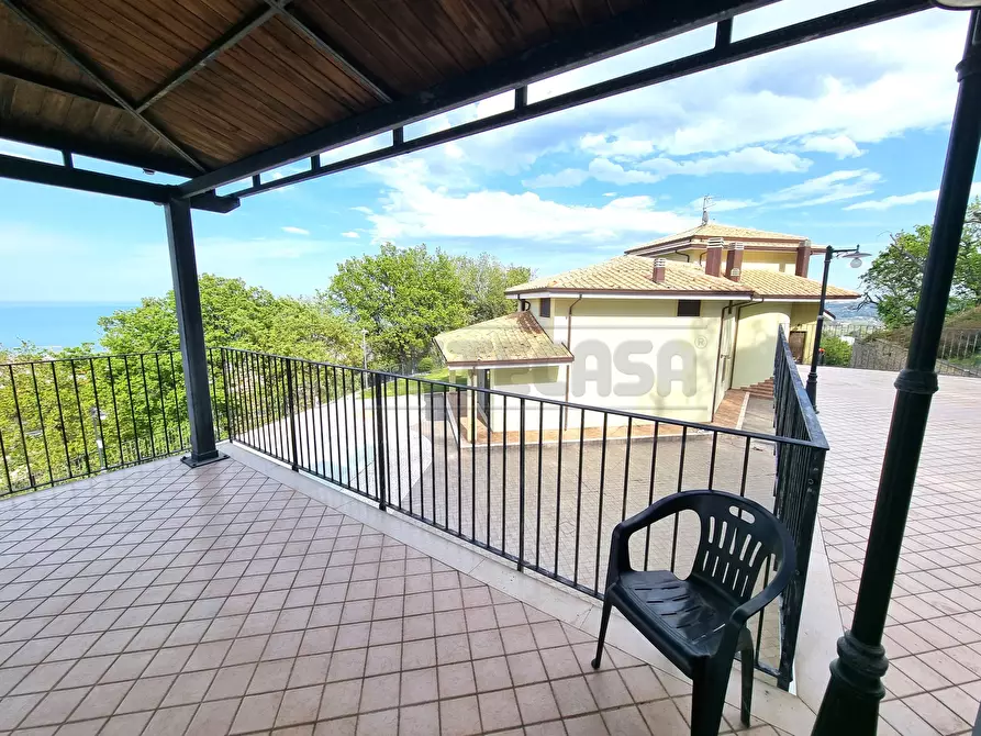 Immagine 33 di Villa in vendita  a Francavilla Al Mare