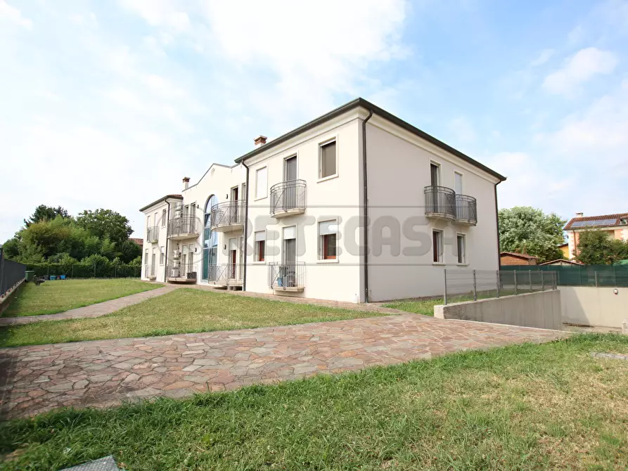 Immagine 18 di Bilocale in vendita  in Via Giovanni Falcone a Barbarano Mossano