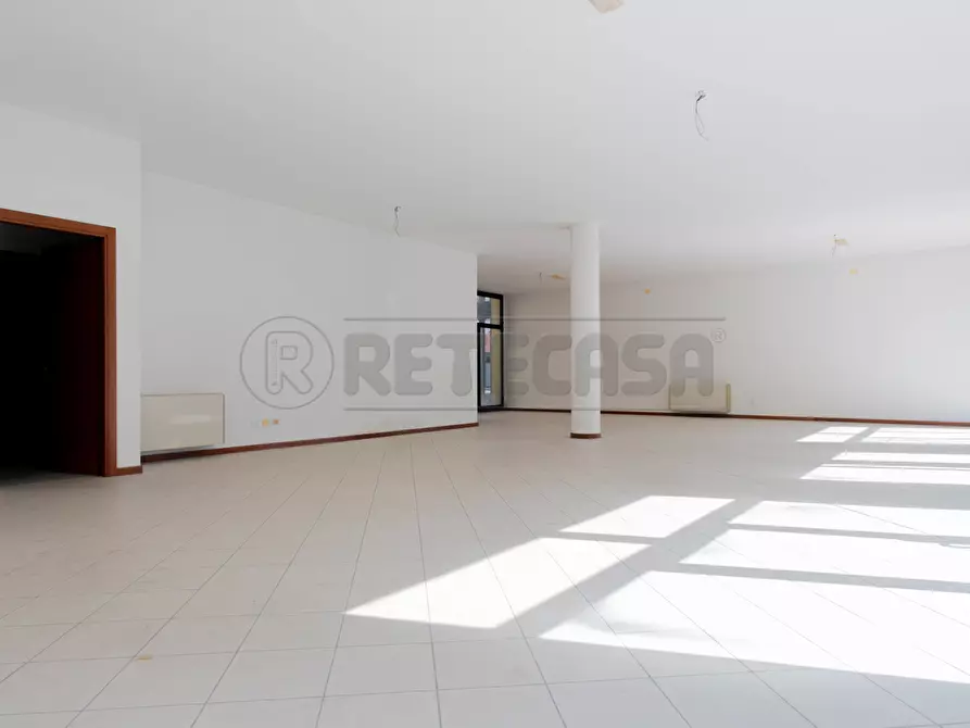 Immagine 4 di Locale commerciale in vendita  in Via Acque 6 a Bolzano Vicentino