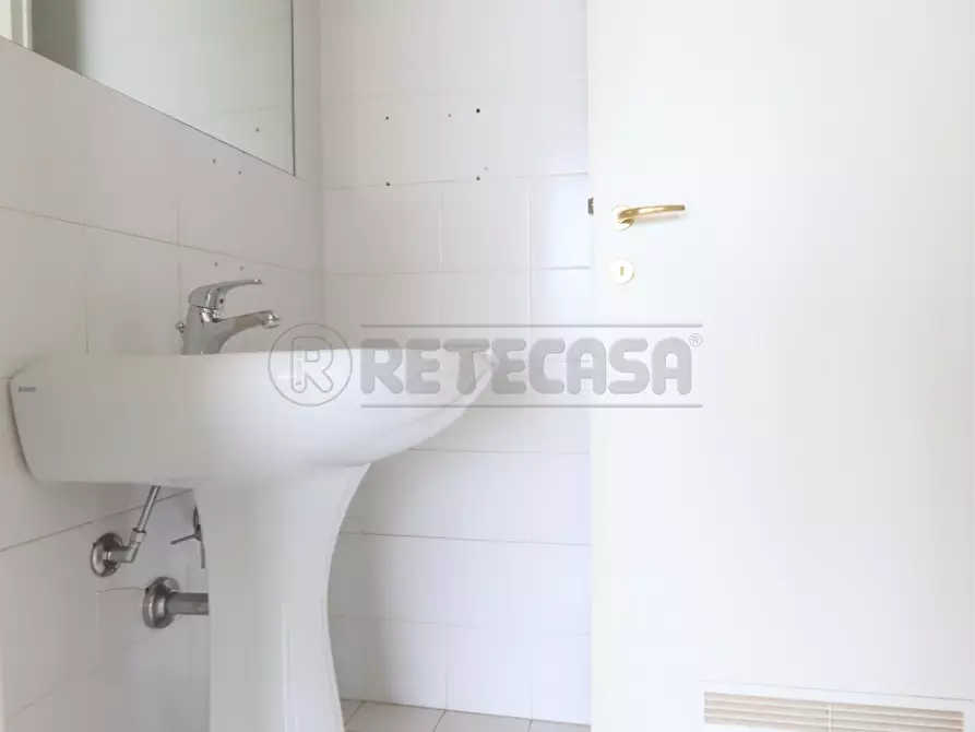 Immagine 19 di Ufficio in vendita  in Via delle Ginestre a Camisano Vicentino