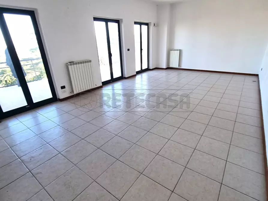 Immagine 18 di Trilocale in affitto  a Pescara