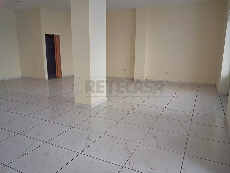 Immagine 3 di Locale commerciale in affitto  in Via Guglielmo Marconi a Marcianise