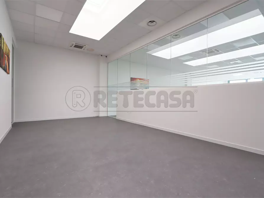 Immagine 8 di Ufficio in affitto  in Via Boschi a Torri Di Quartesolo