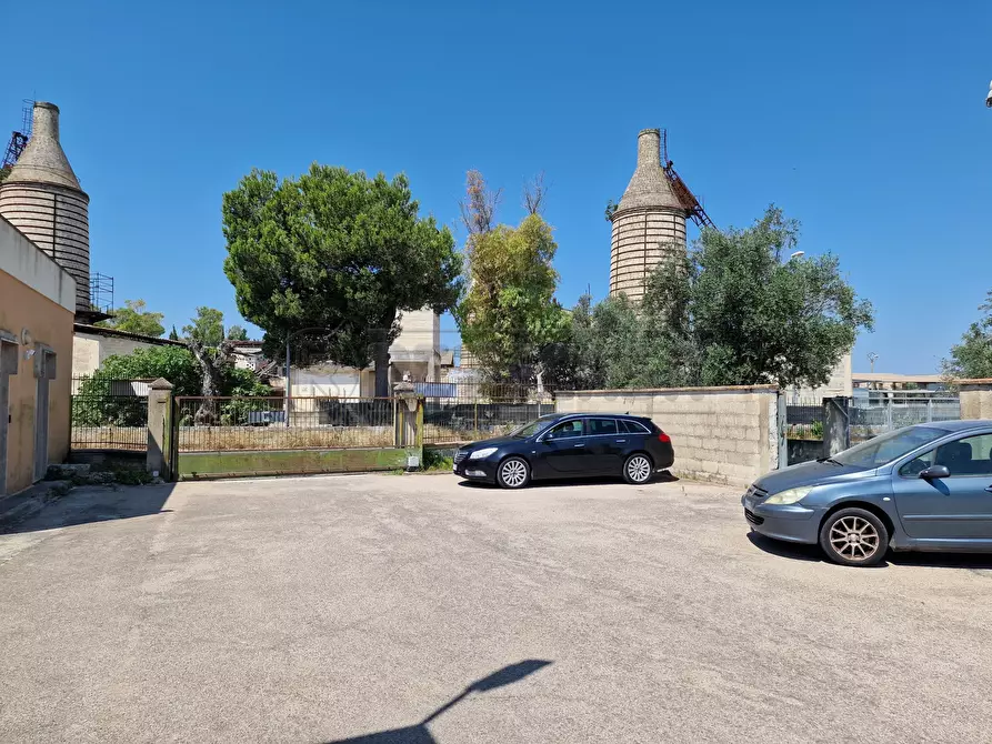 Immagine 51 di Laboratorio in vendita  in Via Neviano 37 a Seclì