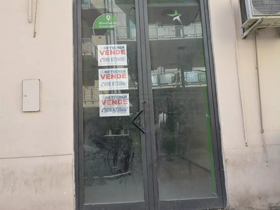 Immagine 1 di Locale commerciale in vendita  in Via Camiciotti 25 a Messina